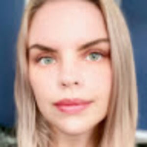 Meet your Posher, Courtney